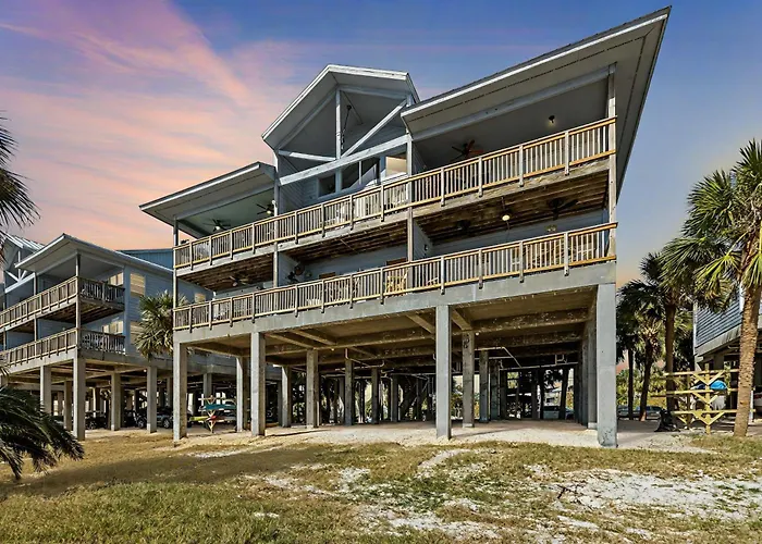 Beach & Pool Access At Condo On Cedar Key!